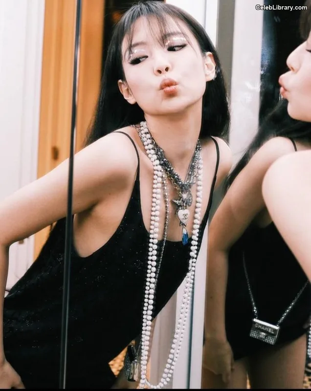 Jennie  BLΛƆKPIИK (Blackpink) photo 3 of 3632