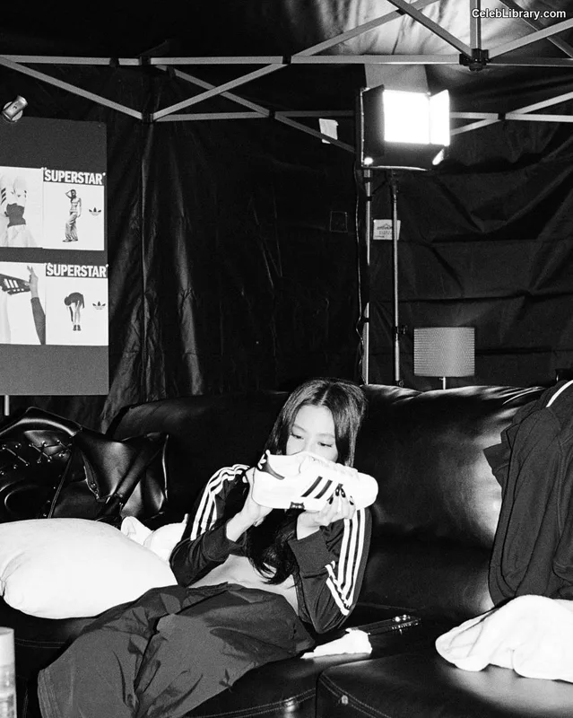 Jennie  BLΛƆKPIИK (Blackpink) photo 10 of 3632