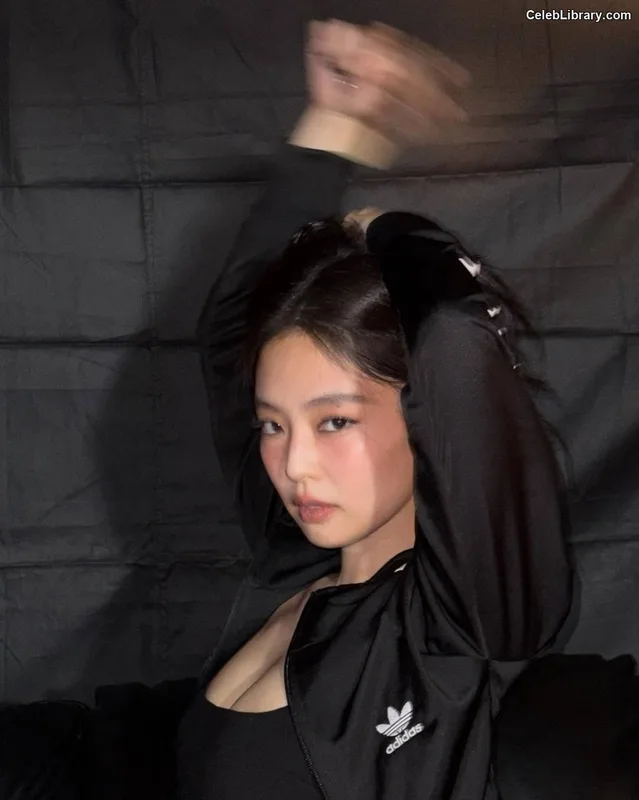 Jennie  BLΛƆKPIИK (Blackpink) photo 21 of 3632