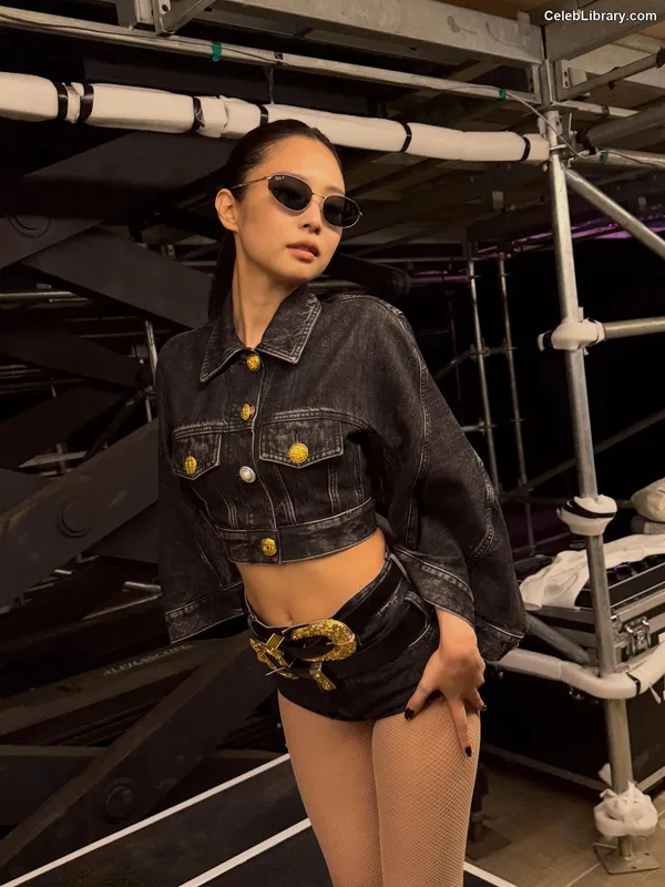 Jennie  BLΛƆKPIИK (Blackpink) photo 1 of 3632