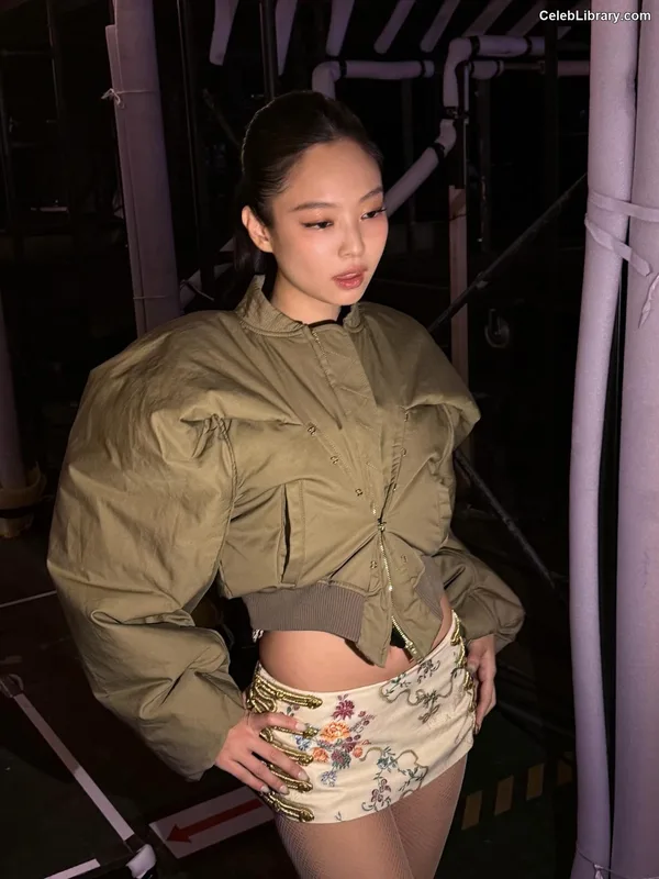 Jennie  BLΛƆKPIИK (Blackpink) photo 5 of 3632