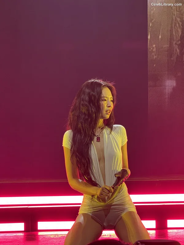 Jennie  BLΛƆKPIИK (Blackpink) photo 1 of 3632