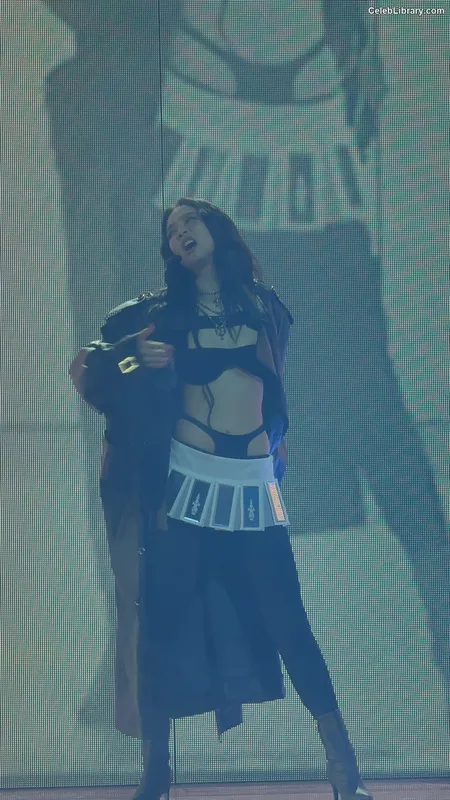 Jennie  BLΛƆKPIИK (Blackpink) photo 2 of 3632