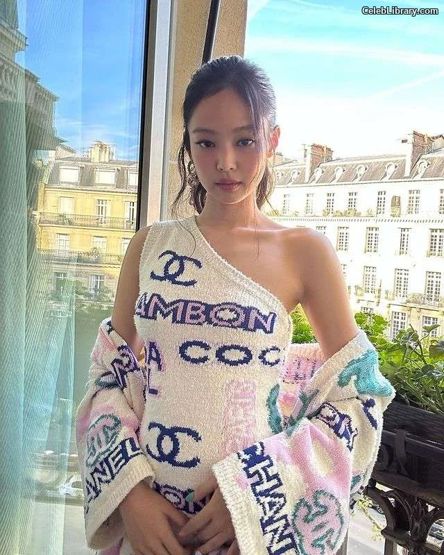 Jennie BLΛƆKPIИK (Blackpink) photo 1 of 3632