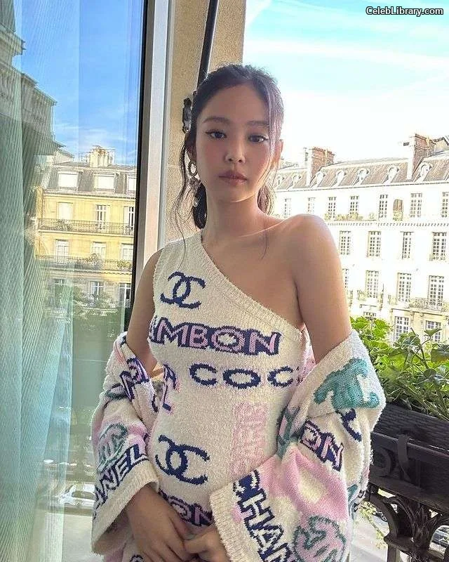 Jennie BLΛƆKPIИK (Blackpink) photo 2 of 3632