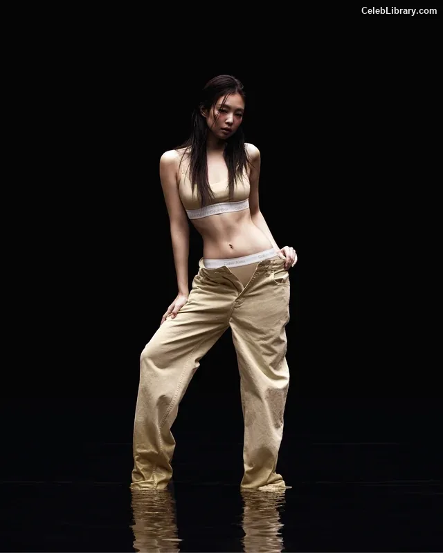 Jennie BLΛƆKPIИK (Blackpink) photo 1 of 3632