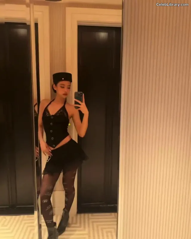 Jennie  BLΛƆKPIИK (Blackpink) photo 4 of 3632