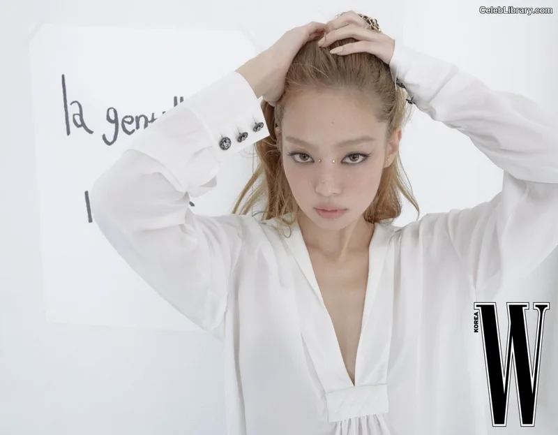Jennie  BLΛƆKPIИK (Blackpink) photo 17 of 3632