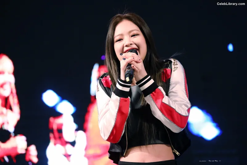 Jennie  BLΛƆKPIИK (Blackpink) photo 1 of 3632