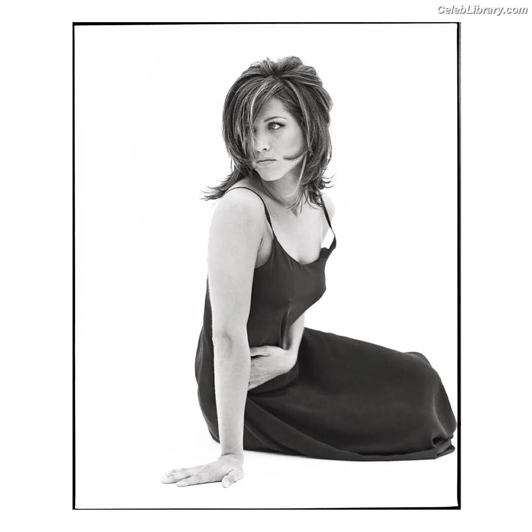 Jennifer Aniston photo 5 of 474