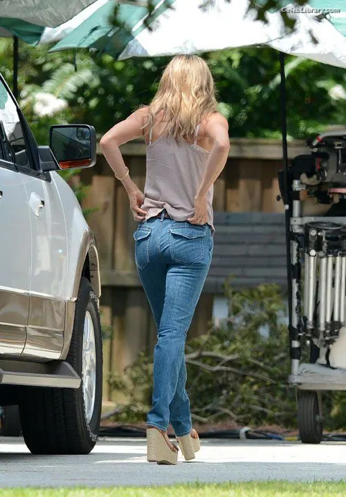 Jennifer Aniston photo 6 of 474