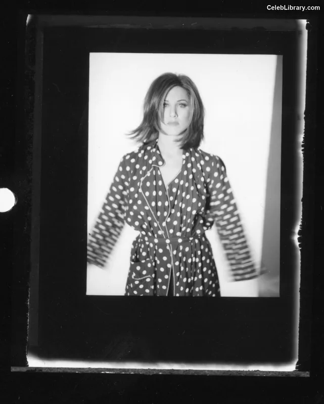 Jennifer Aniston photo 15 of 455
