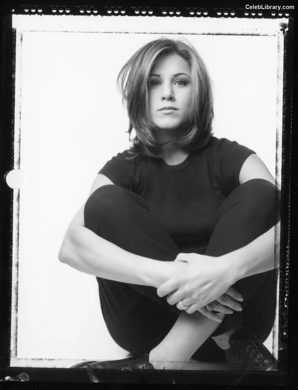 Jennifer Aniston photo 16 of 455