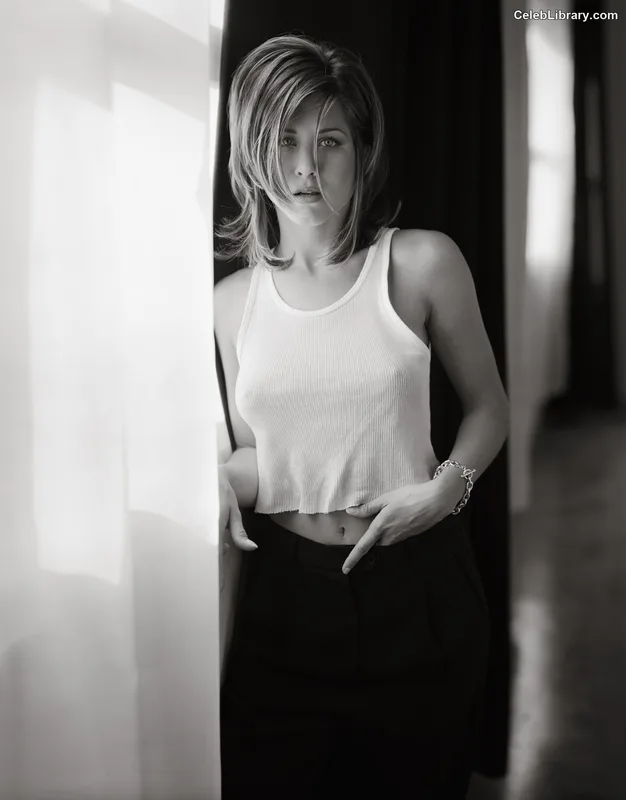 Jennifer Aniston photo 24 of 455