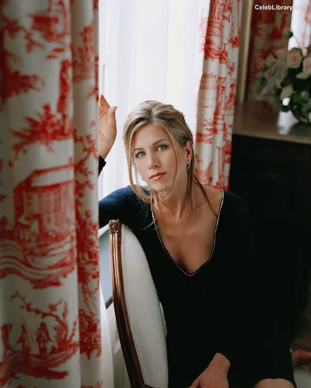 Jennifer Aniston photo 20 of 455