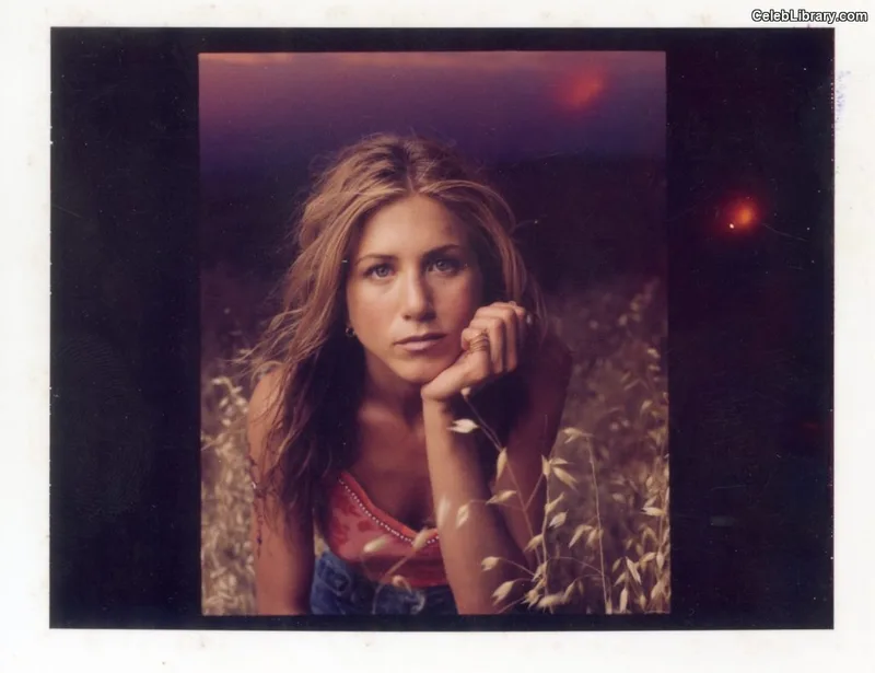 Jennifer Aniston photo 16 of 455