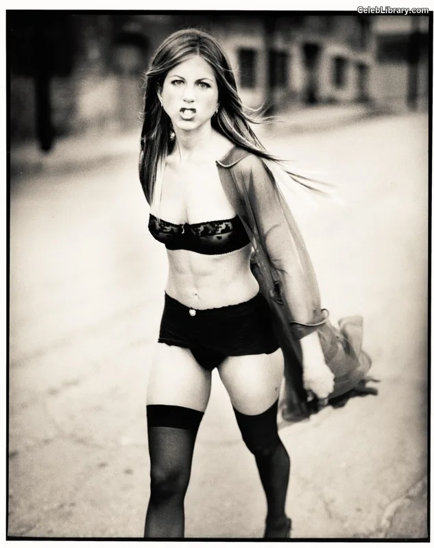 Jennifer Aniston photo 19 of 455