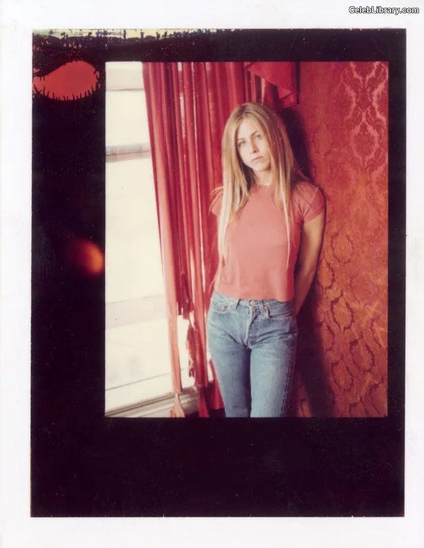 Jennifer Aniston photo 21 of 455