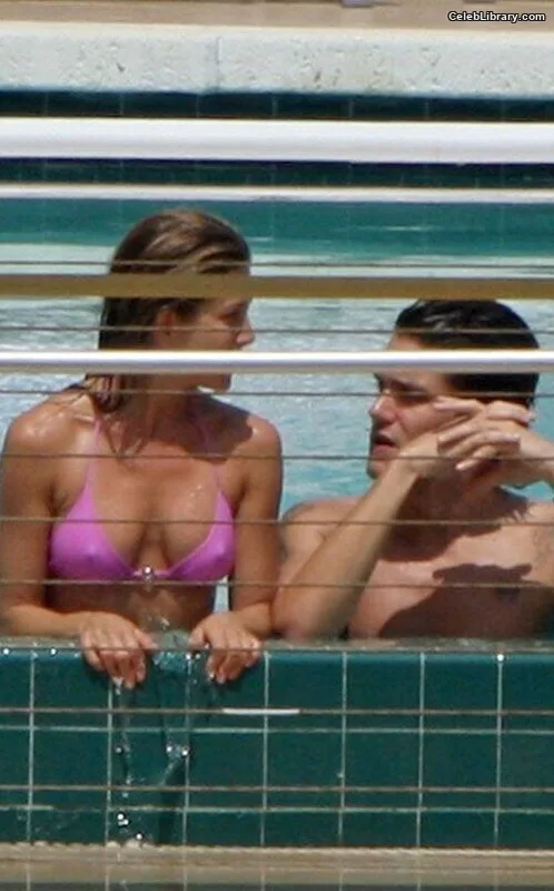 Jennifer Aniston photo 16 of 455