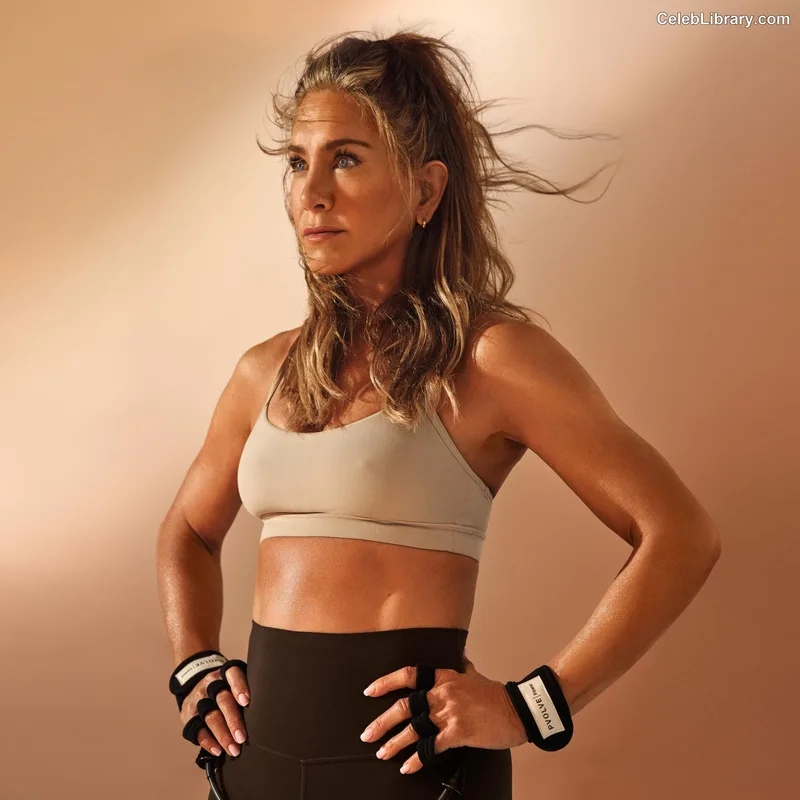 Jennifer Aniston photo 3 of 455