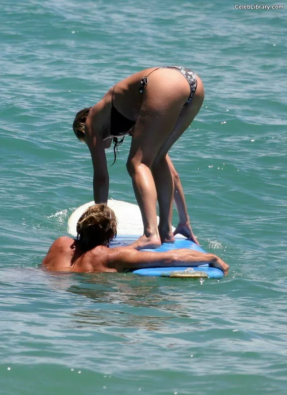 Jennifer Aniston photo 21 of 455