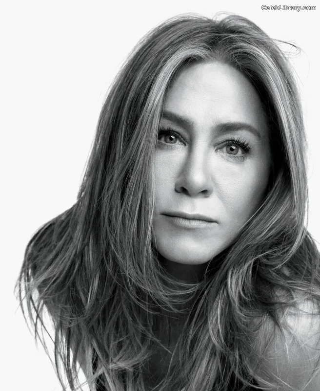 Jennifer Aniston photo 12 of 455