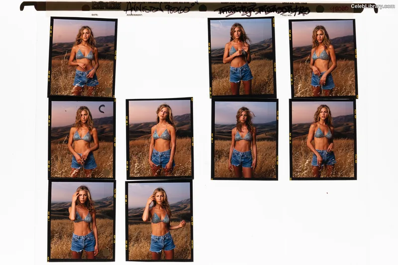 Jennifer Aniston photo 16 of 455