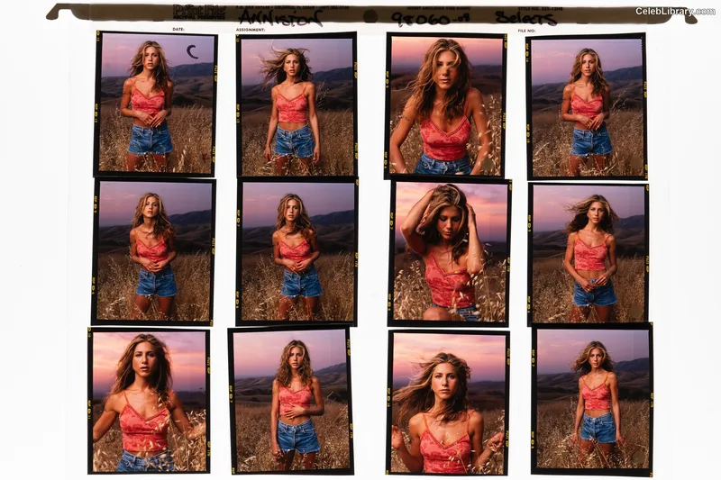 Jennifer Aniston photo 17 of 455