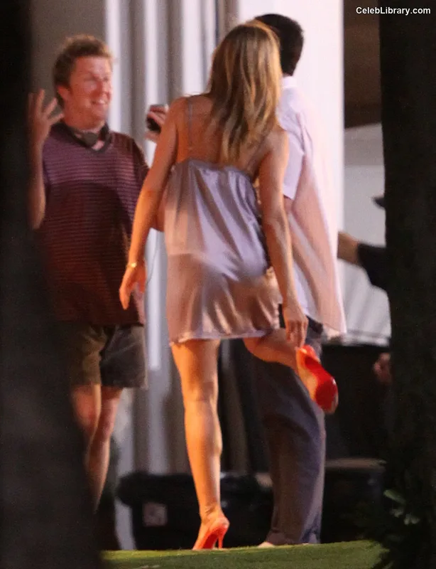 Jennifer Aniston photo 8 of 455