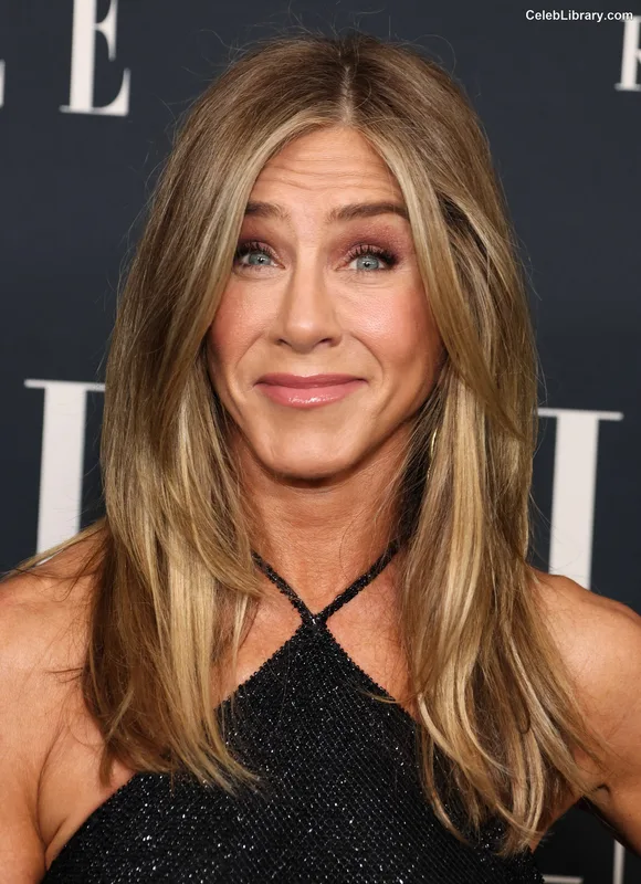Jennifer Aniston photo 19 of 455