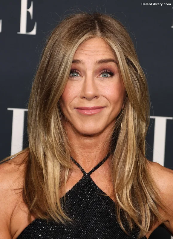 Jennifer Aniston photo 21 of 455