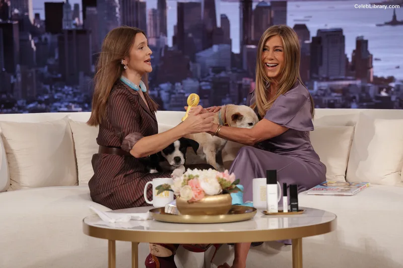Jennifer Aniston photo 2 of 455