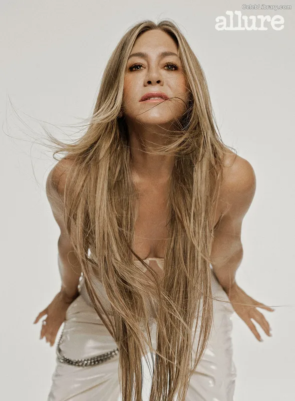 Jennifer Aniston photo 5 of 455