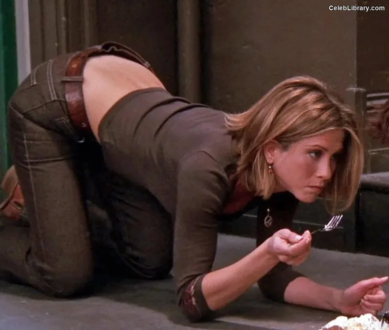 Jennifer Aniston photo 17 of 455