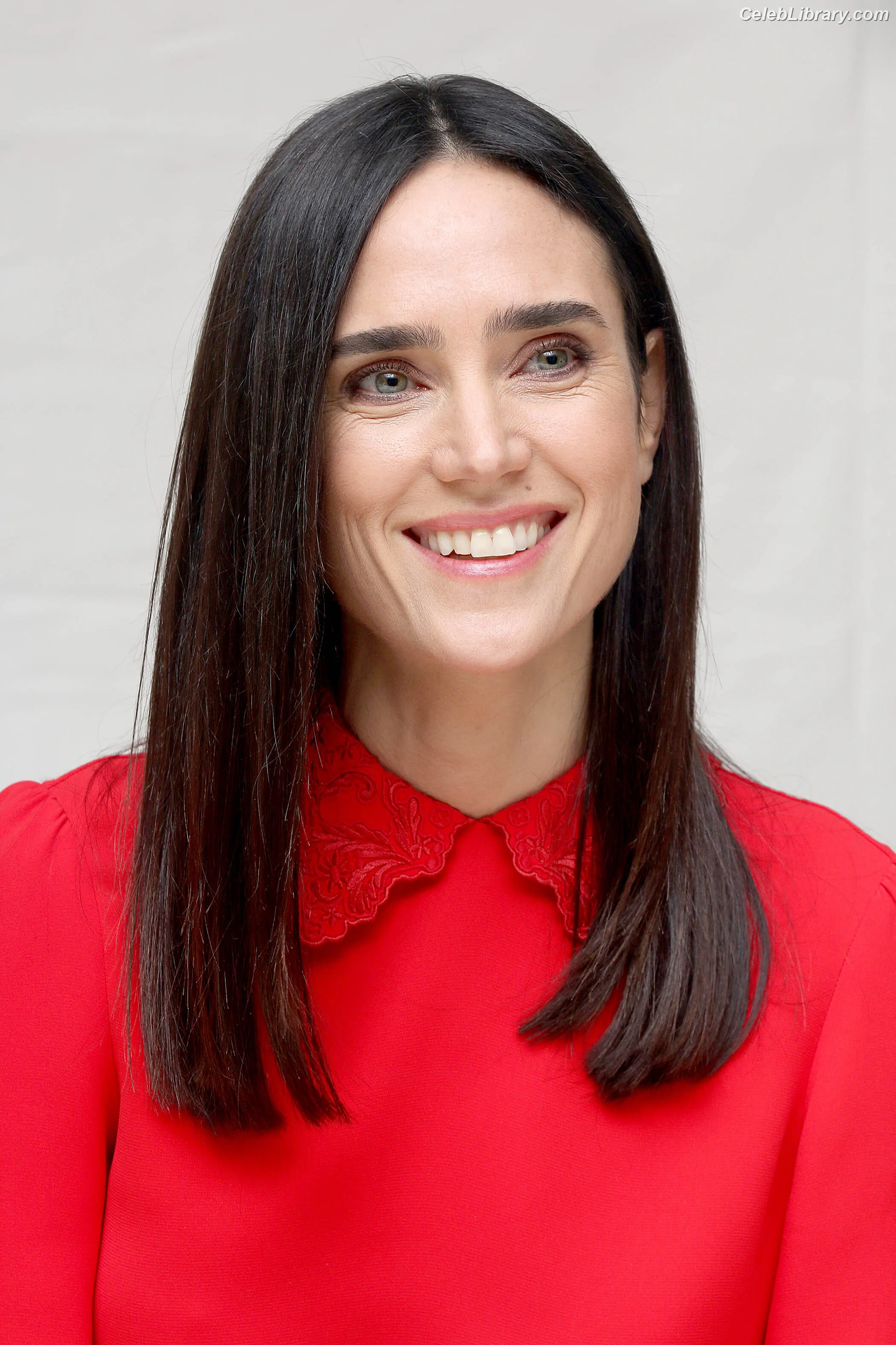Jennifer Connelly photo 13 of 441