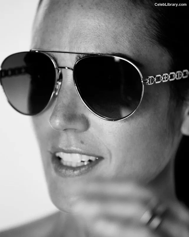 Jennifer Connelly photo 20 of 438