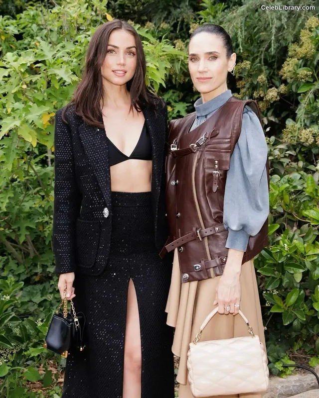 Jennifer Connelly photo 6 of 438