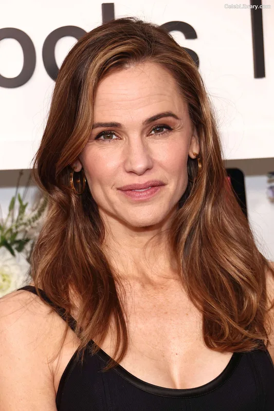 Jennifer Garner photo 7 of 100