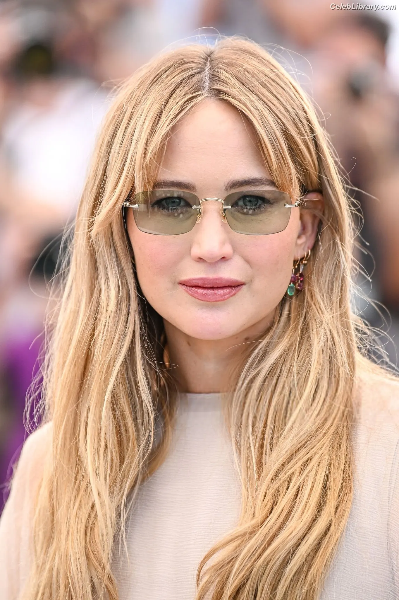 Jennifer Lawrence photo 6 of 1551