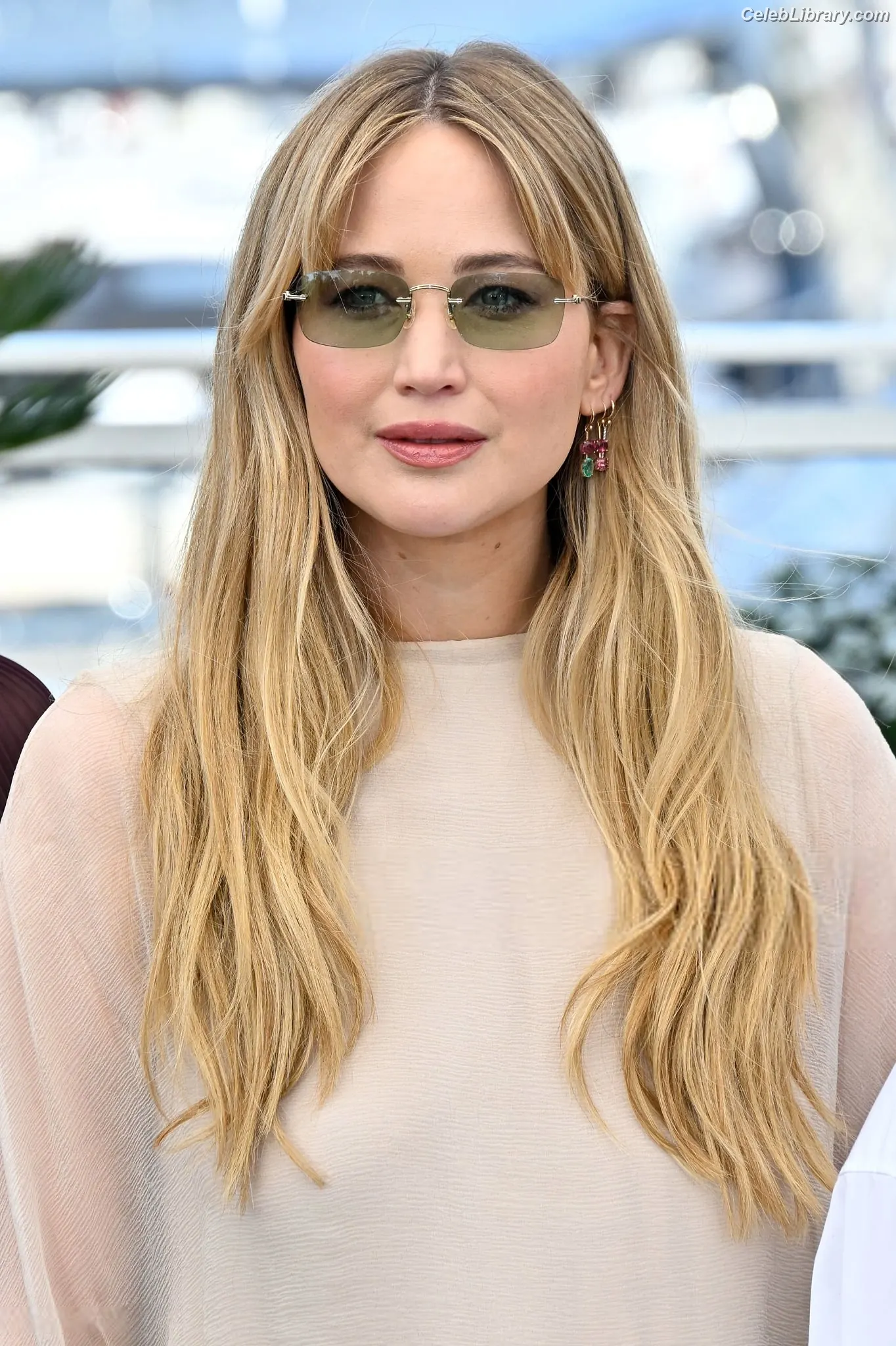 Jennifer Lawrence photo 12 of 1551