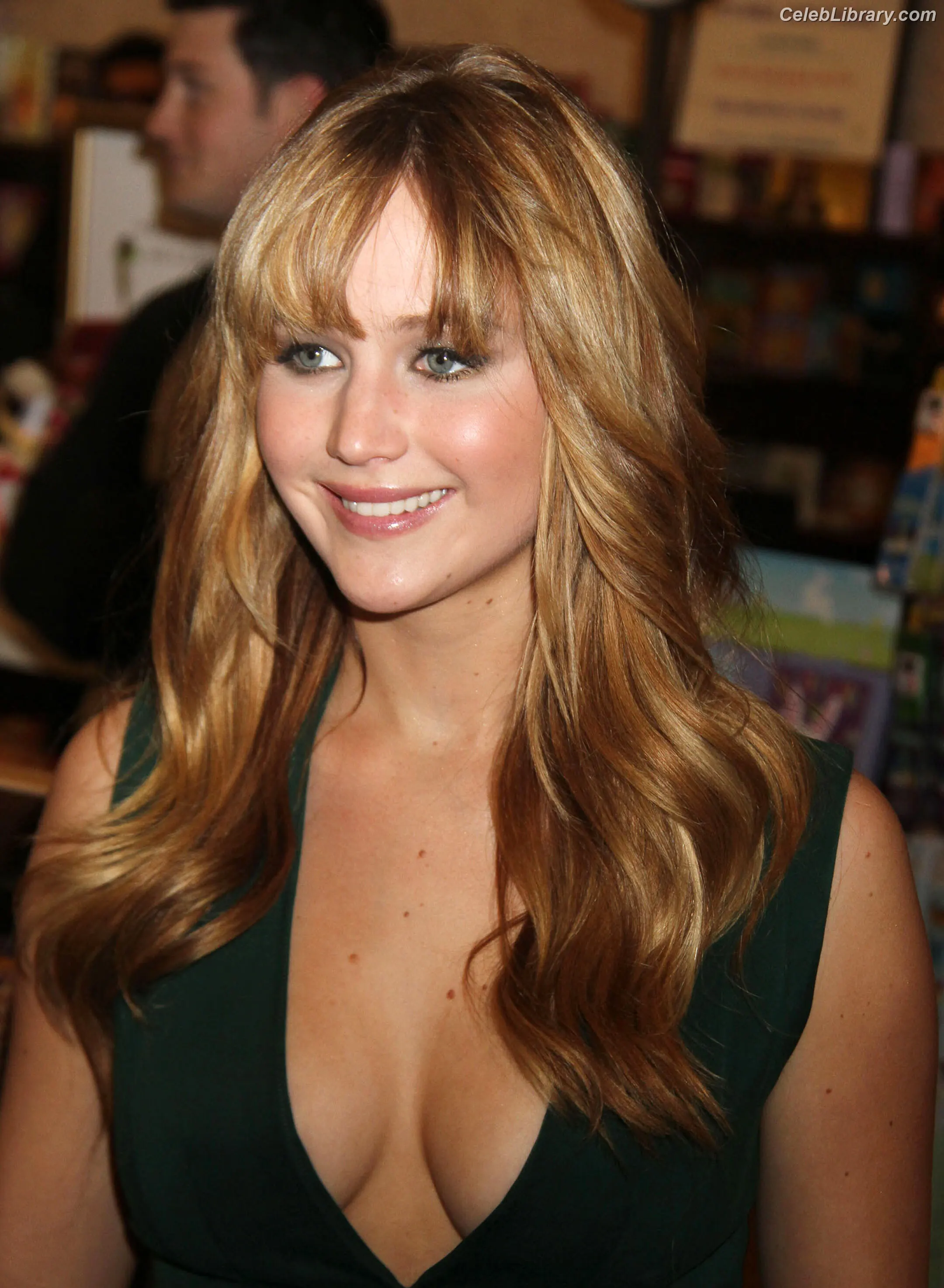 Jennifer Lawrence photo 1 of 1551