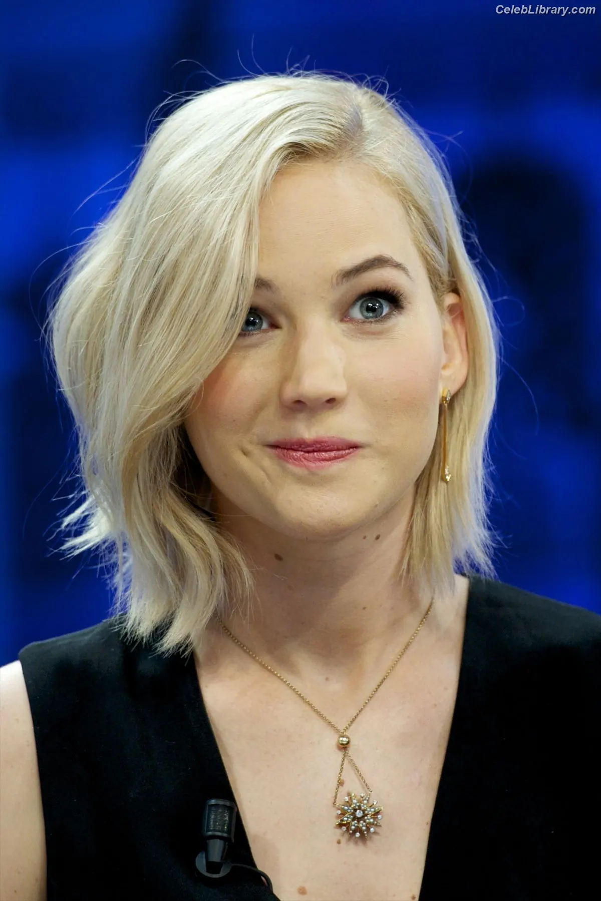 Jennifer Lawrence photo 1 of 1551