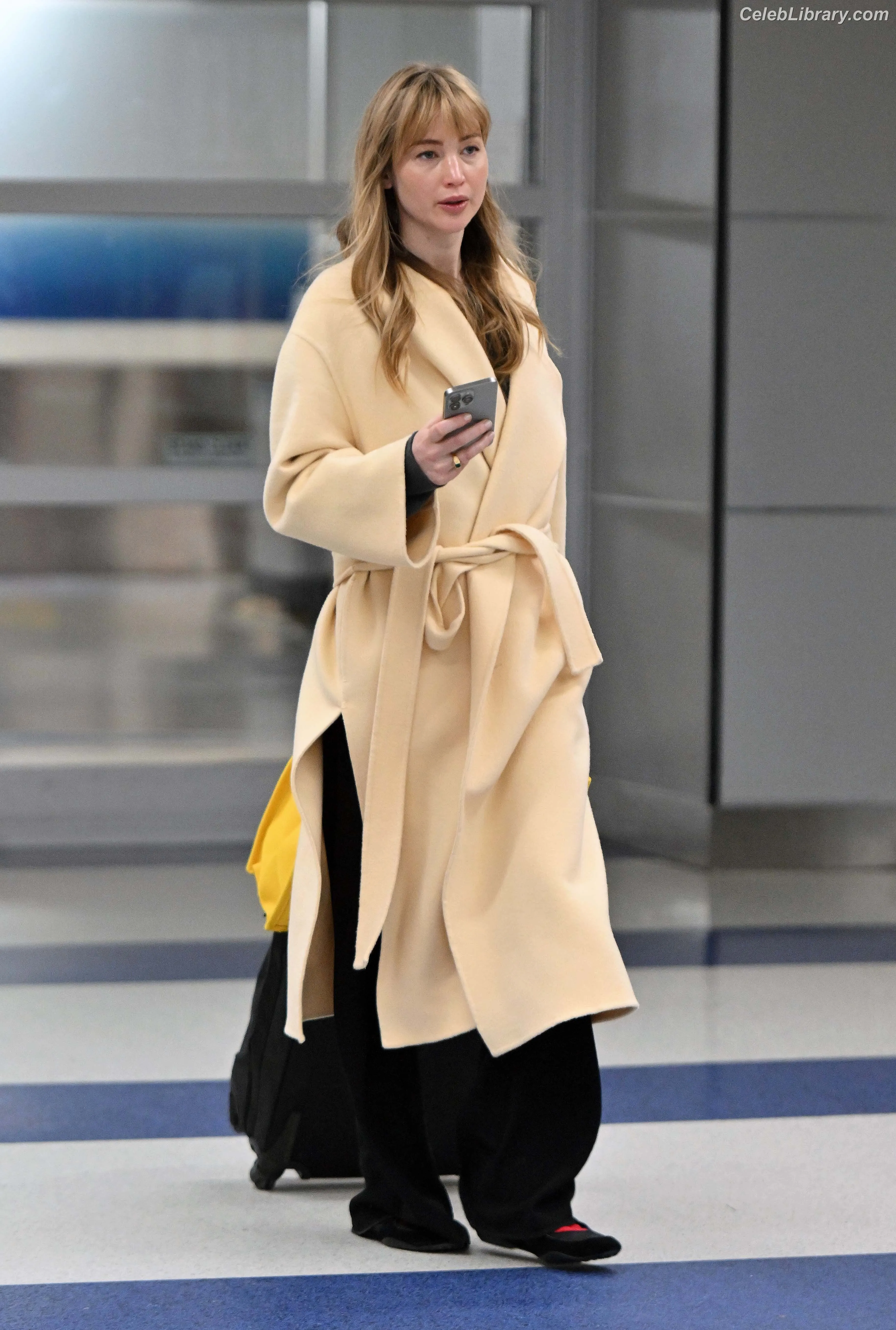 Jennifer Lawrence photo 23 of 1551
