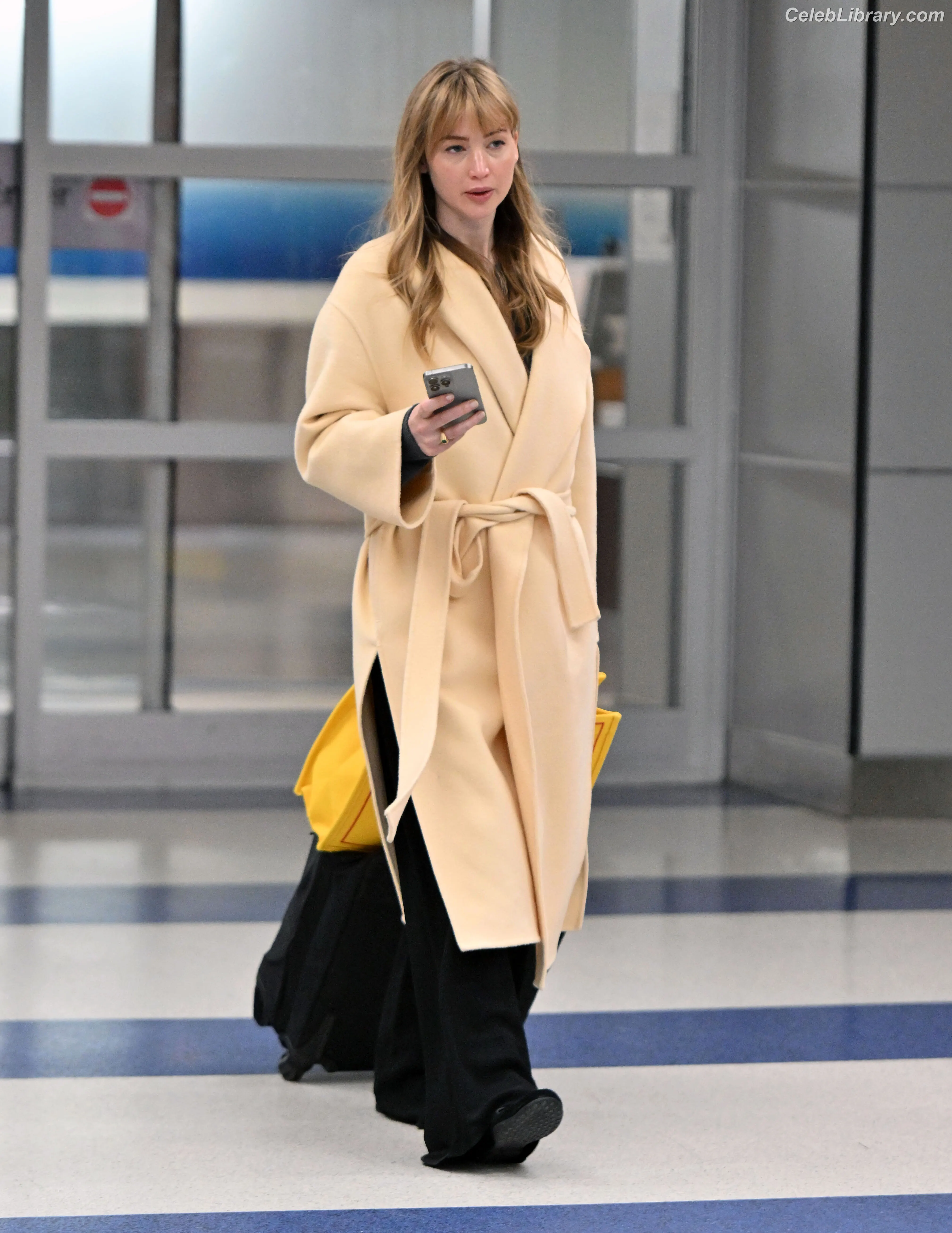 Jennifer Lawrence photo 5 of 1551
