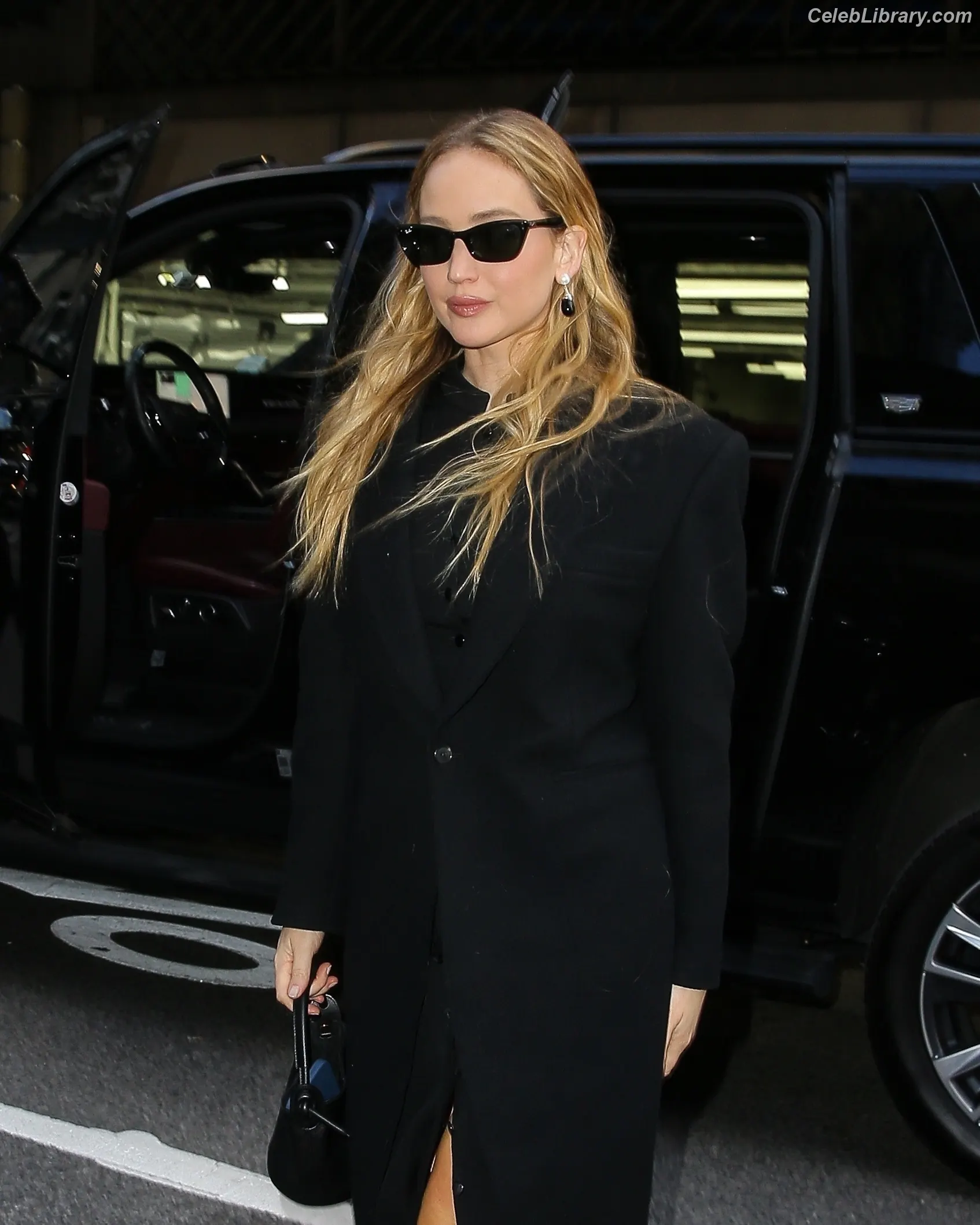 Jennifer Lawrence photo 16 of 1551