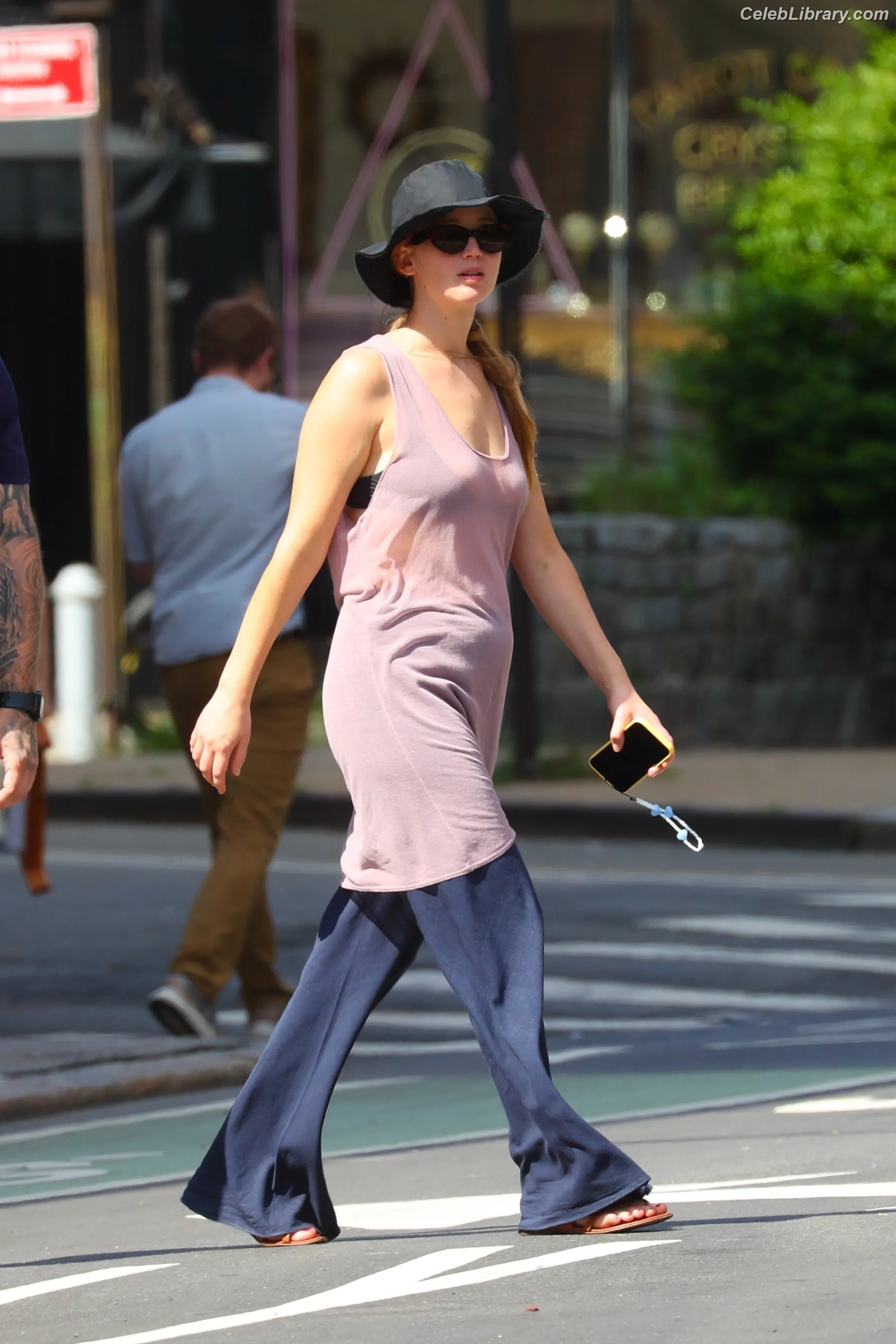 Jennifer Lawrence photo 23 of 1551