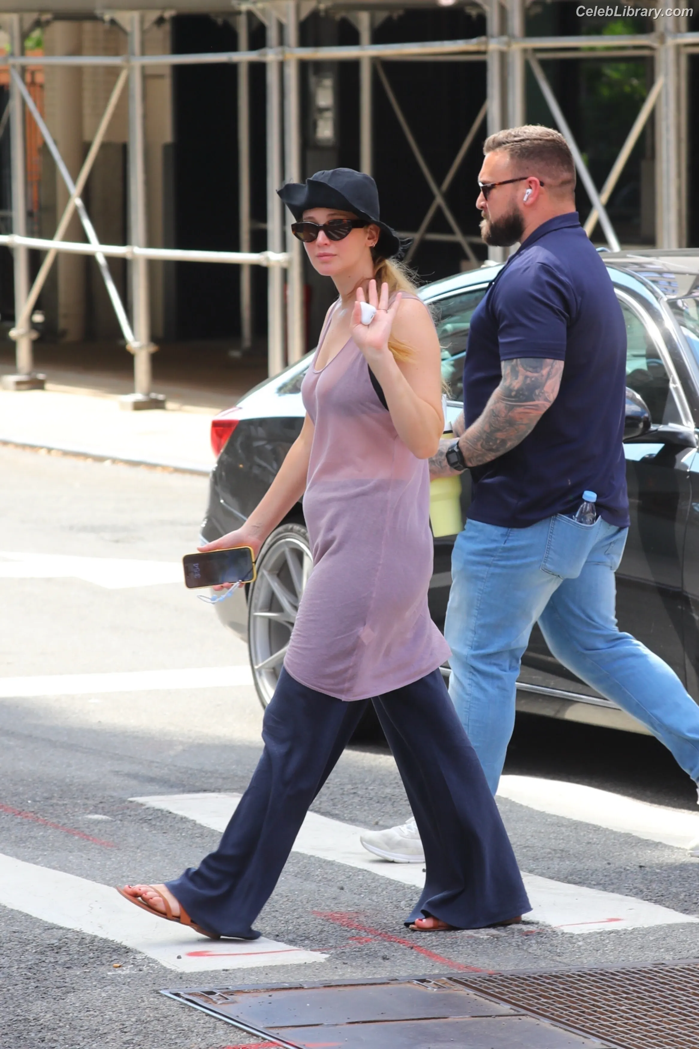 Jennifer Lawrence photo 24 of 1551