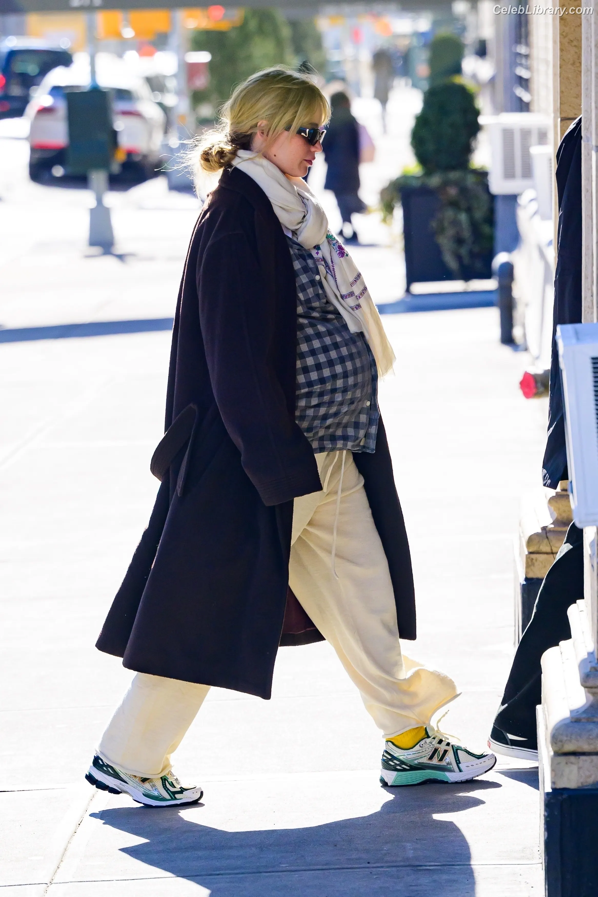 Jennifer Lawrence photo 19 of 1551