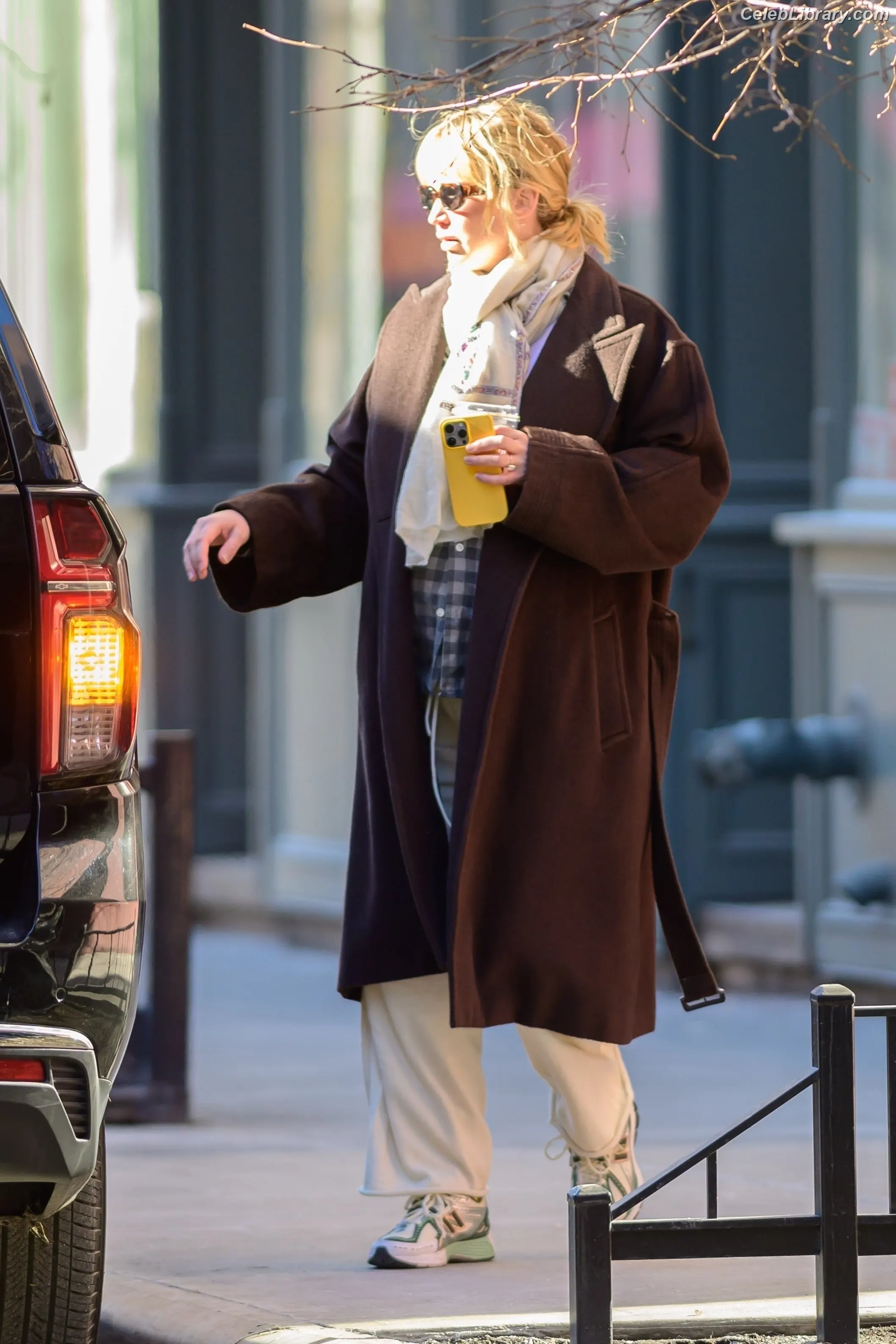 Jennifer Lawrence photo 1 of 1551