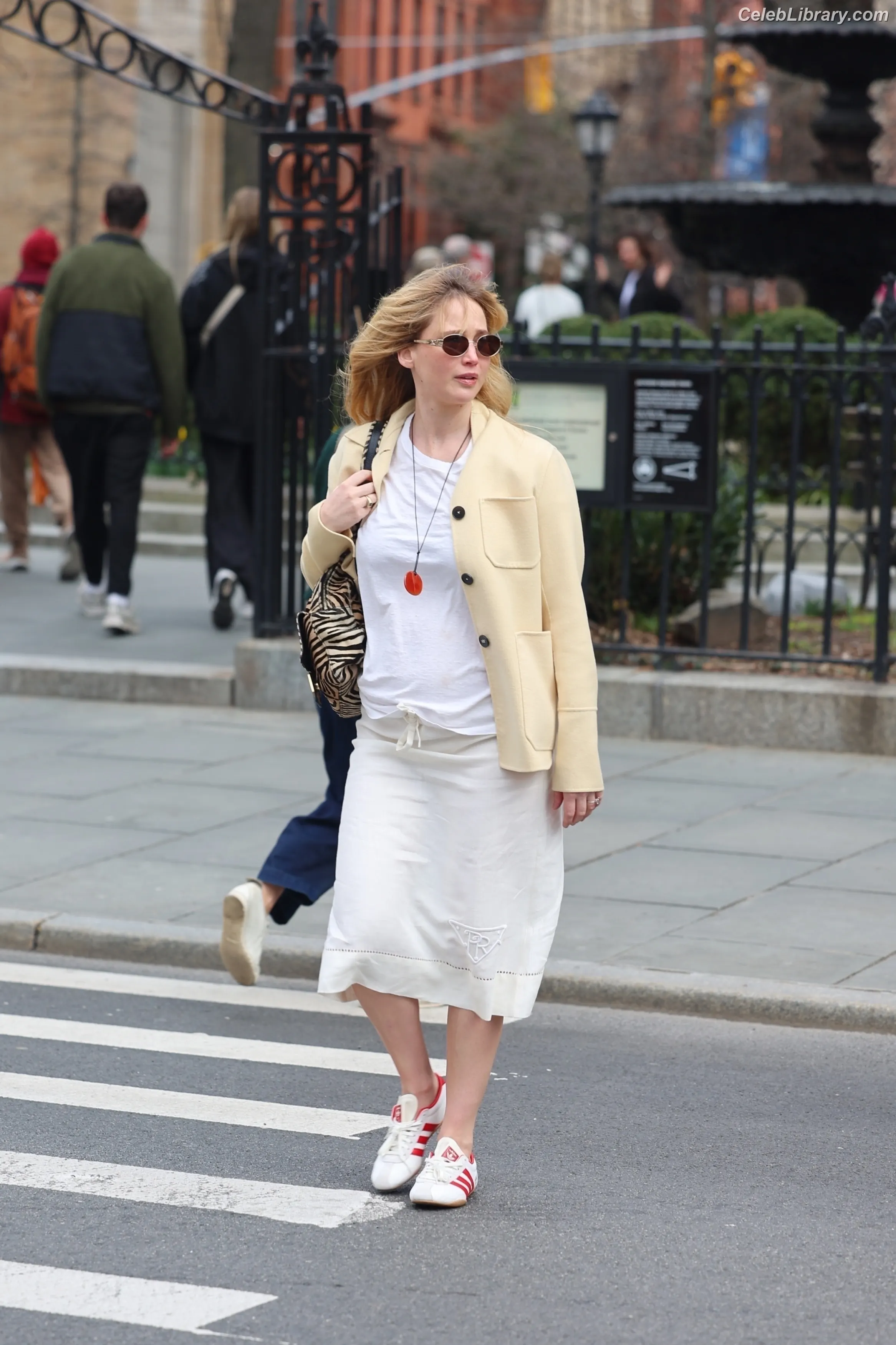 Jennifer Lawrence photo 13 of 1551
